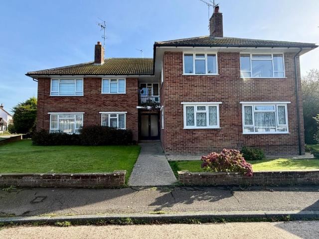 2 bedroom ground flat for sale