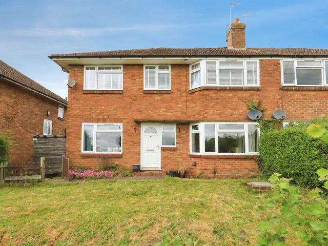 2 bedroom ground flat for sale