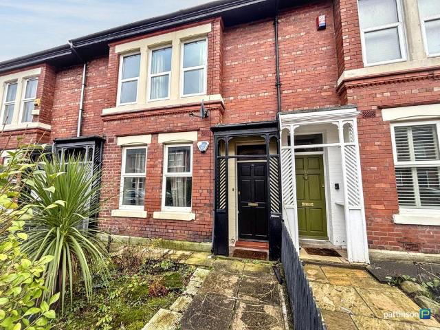 2 bedroom ground flat for sale