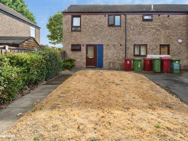 2 bedroom ground flat for sale