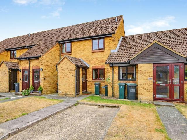 2 bedroom ground flat for sale