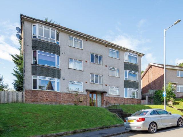 2 bedroom ground flat for sale