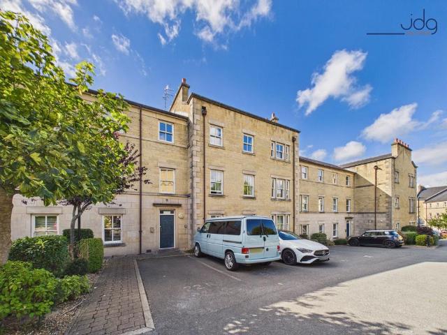2 bedroom ground flat for sale