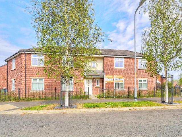 2 bedroom ground flat for sale