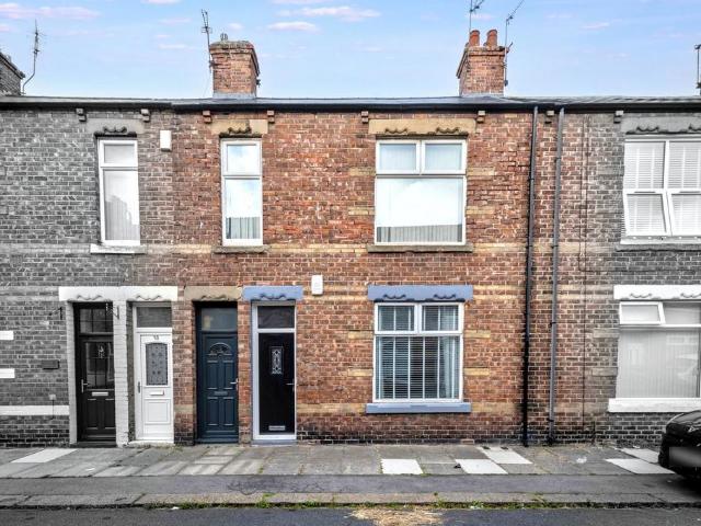 2 bedroom ground flat for sale