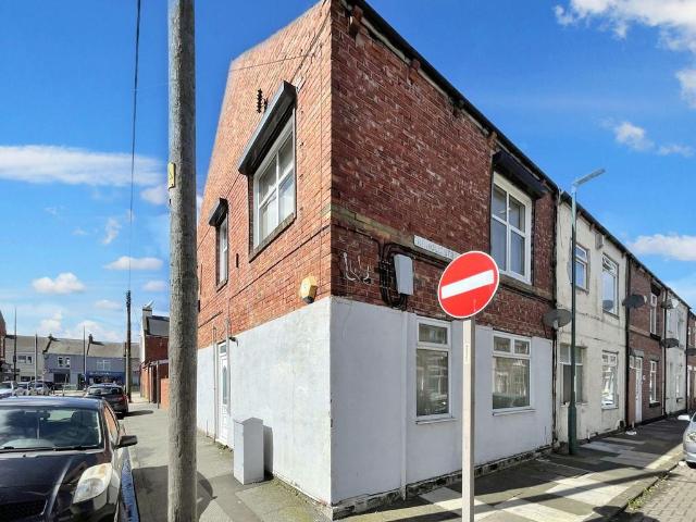 2 bedroom ground flat for sale