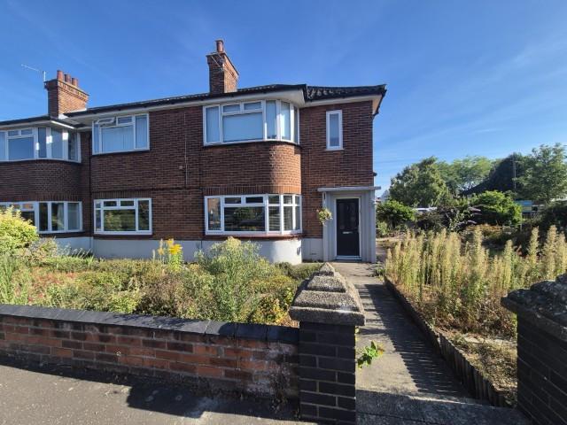 2 bedroom ground flat for sale