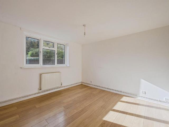 2 bedroom ground flat for sale