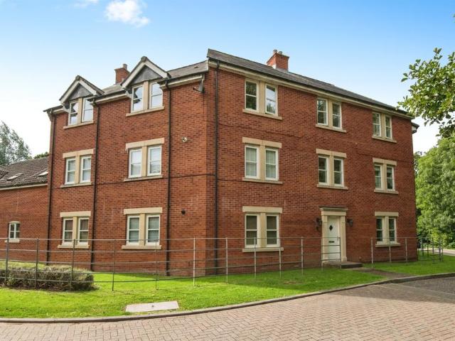 2 bedroom ground flat for sale