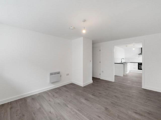 2 bedroom ground flat for sale