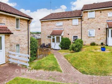 2 bedroom ground flat for sale