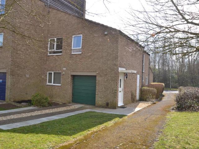 2 bedroom ground flat for sale