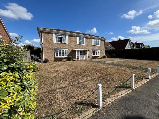 2 bedroom ground flat for sale