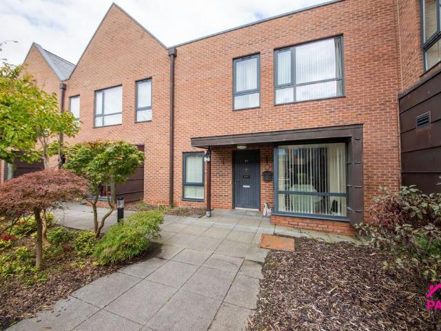 2 bedroom ground flat for sale