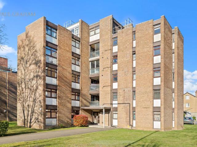 2 bedroom ground flat for sale