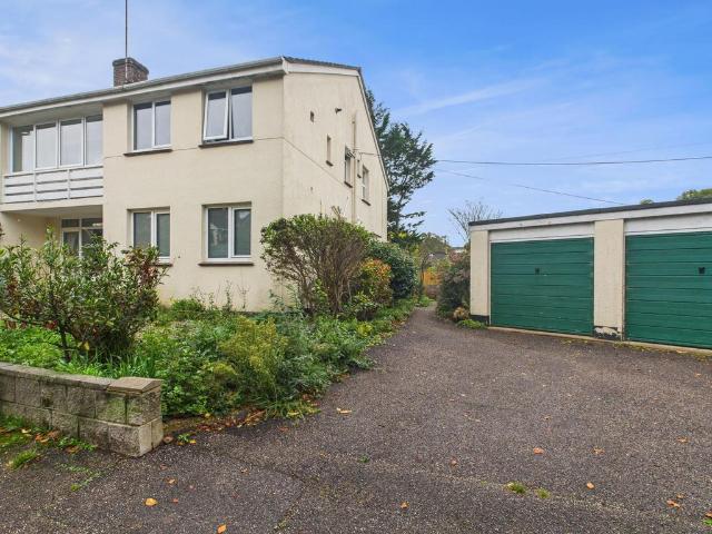 2 bedroom ground flat for sale
