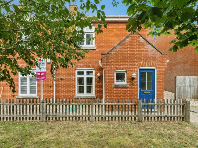 2 bedroom ground flat for sale