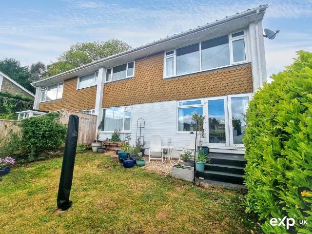 2 bedroom ground flat for sale