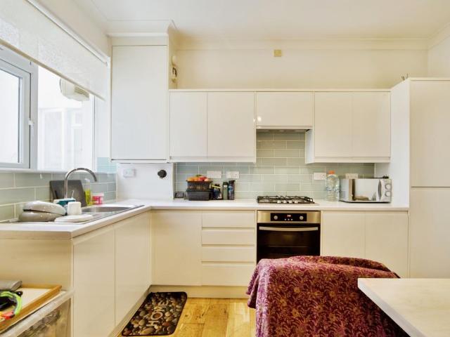 2 bedroom ground flat for sale