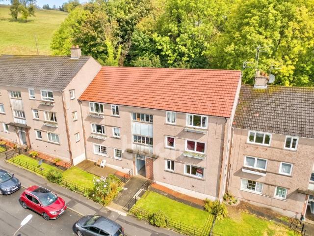 2 bedroom ground flat for sale