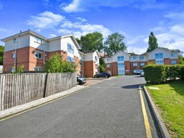 2 bedroom ground flat for sale