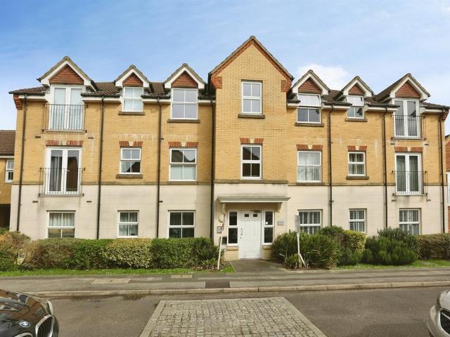 2 bedroom ground flat for sale