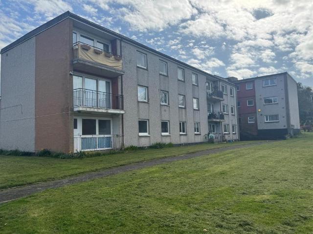 2 bedroom ground flat for sale