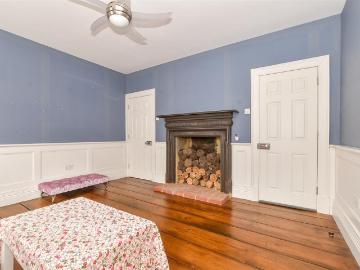 2 bedroom ground flat for sale