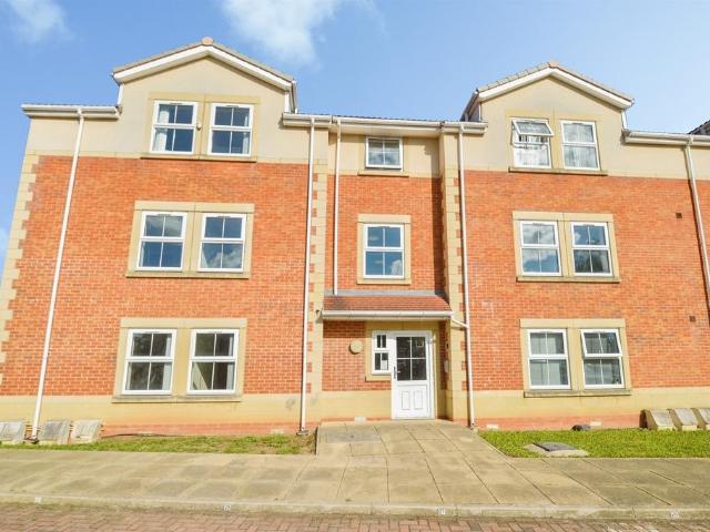 2 bedroom ground flat for sale