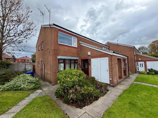 2 bedroom ground flat for sale