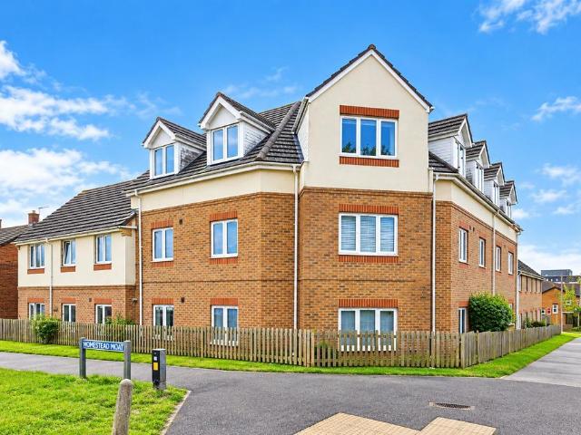 2 bedroom ground flat for sale