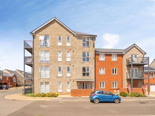 2 bedroom ground flat for sale