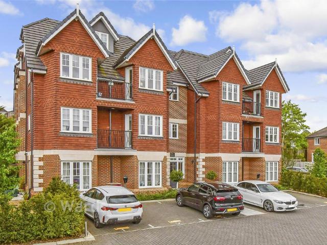 2 bedroom ground flat for sale