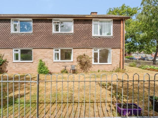 2 bedroom ground flat for sale