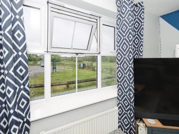 2 bedroom ground flat for sale