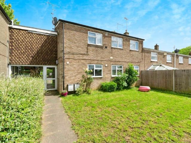 2 bedroom ground flat for sale