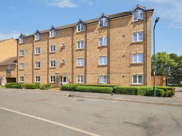 2 bedroom ground flat for sale