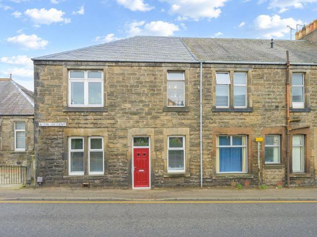 2 bedroom ground flat for sale