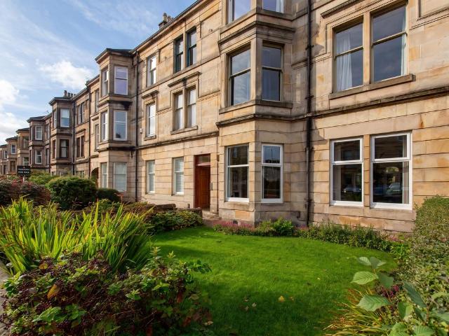 2 bedroom ground flat for sale
