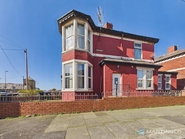 2 bedroom ground flat for sale