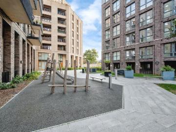 2 bedroom ground flat for sale