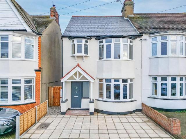 2 bedroom ground flat for sale