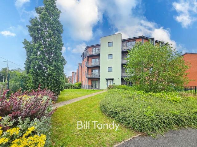 2 bedroom ground flat for sale