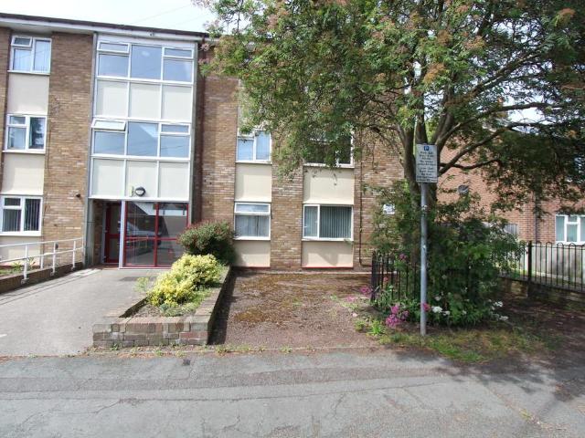 2 bedroom ground flat for sale