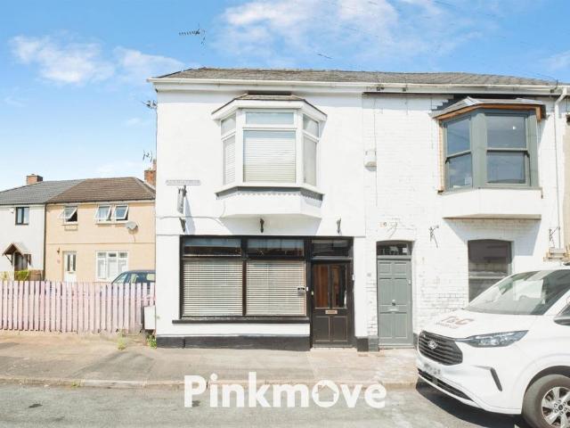 2 bedroom ground flat for sale