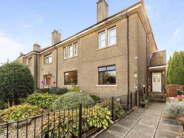 2 bedroom ground flat for sale