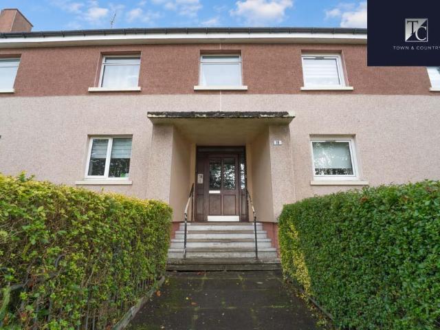 2 bedroom ground flat for sale