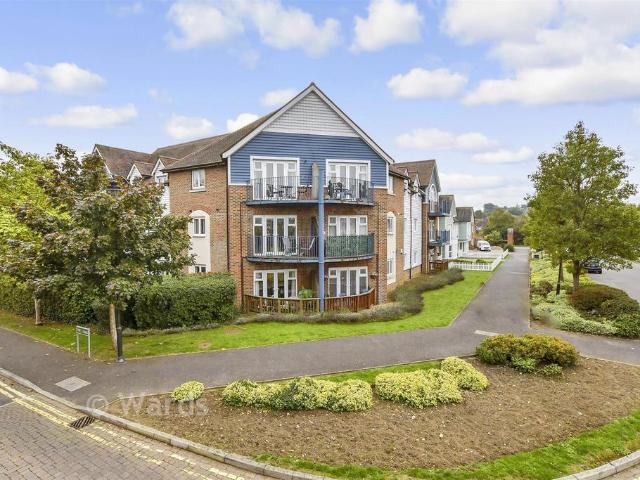 2 bedroom ground flat for sale