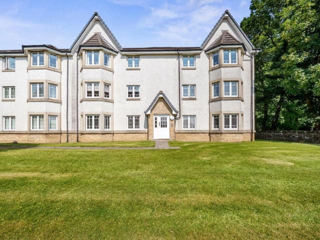 2 bedroom ground flat for sale