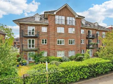 2 bedroom ground flat for sale